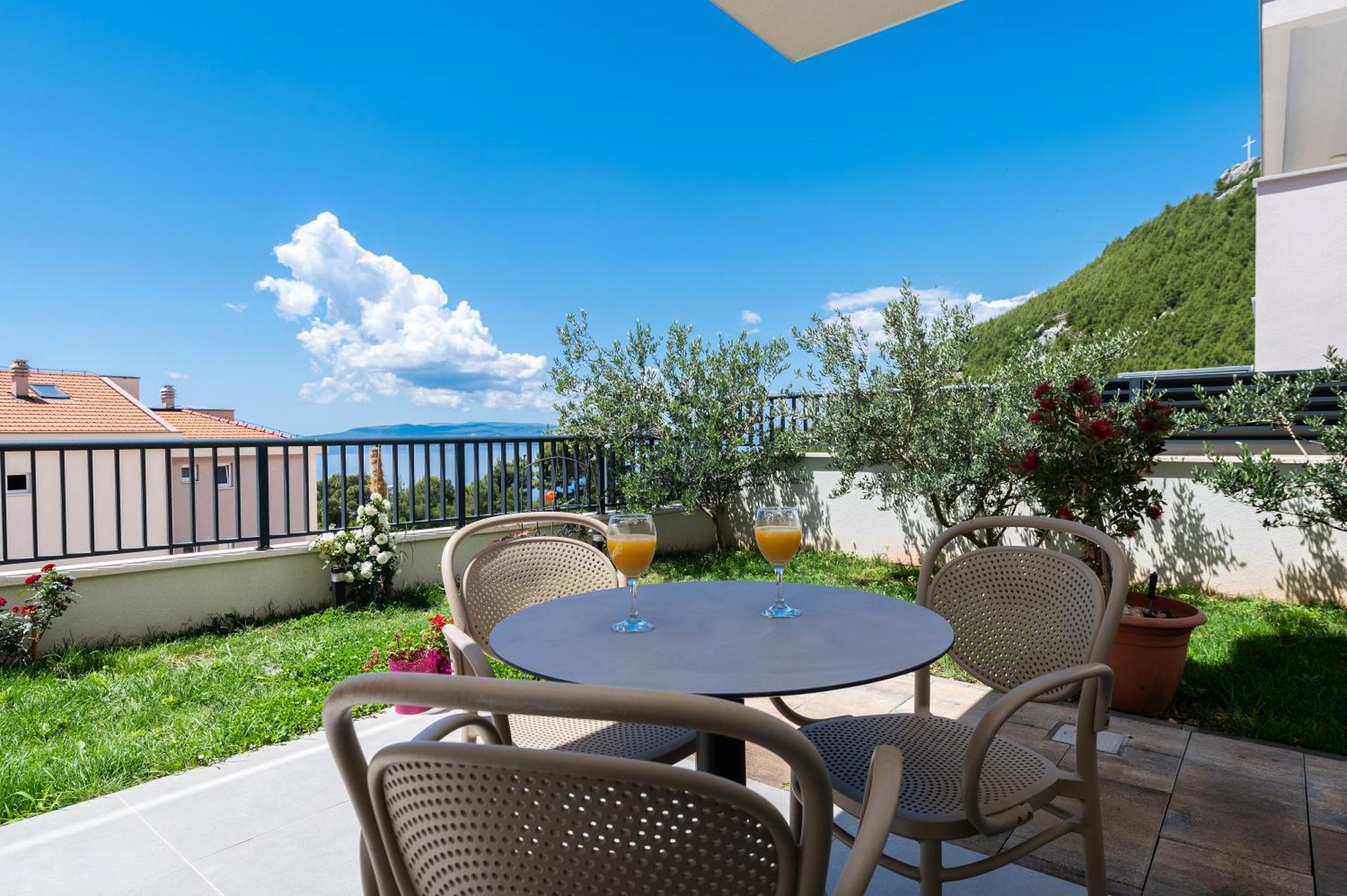 Apartment Ap12a Makarska